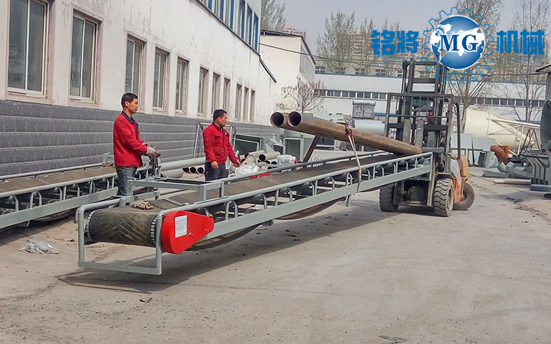 皮帶輸送機(jī)跑偏的原因，皮帶輸送機(jī)跑偏怎么調(diào)