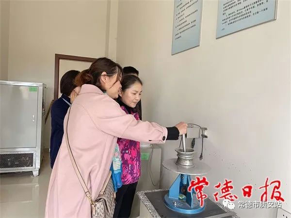 常德市采取“雙隨機(jī)、一公開”，抽檢22家預(yù)拌砼、預(yù)拌砂漿生產(chǎn)企業(yè)